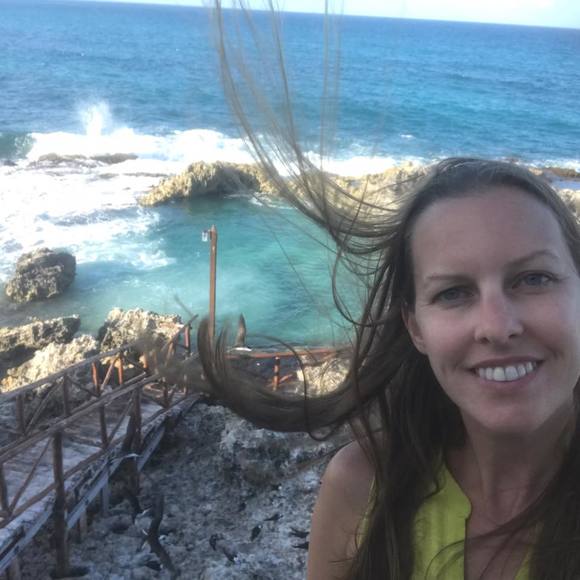 Meet your Posher, Amanda - Picture 1 of 1